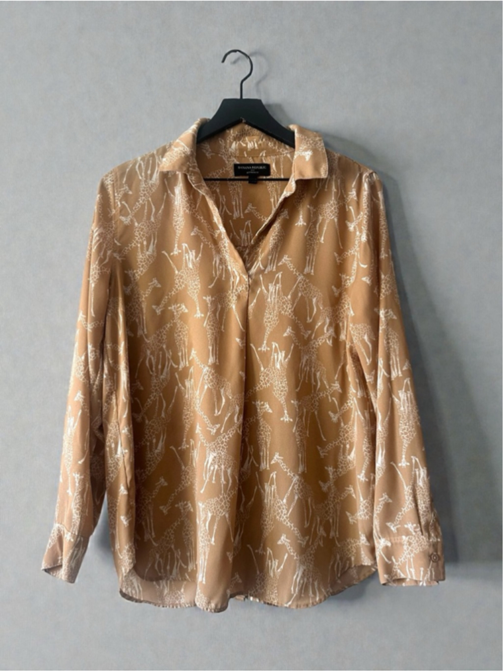 Banana Republic Giraffe Print Boyfriend Fit Blouse Tan Safari Top M